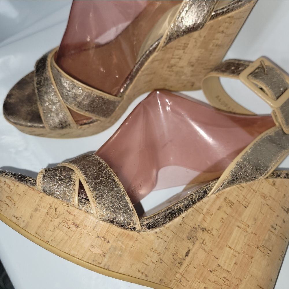 StuartĀ Weitzmanā
ā - Picture 11 of 14